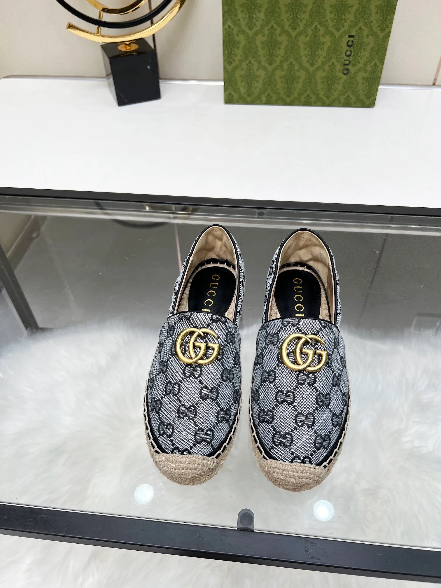 👟👟Ex-factory price 380👟👟 2024 new color early spring Gucci 🗽🗽Gucci classic logo logo canvas fisherman shoes, espadrilles made of double G imported fabric. The color of the brand's double G letter cross-woven pattern will be reinterpreted every season, and the charm of the collection elements will be interpreted through more fresh and eye-catching materials and designs. •Pink, dozens of colors, choose as you like, choose as you like •Women’s style •Number of sizes 35-42